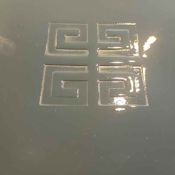 💋 Givenchy *NEW patent leather clutch - Picture 3 of 7